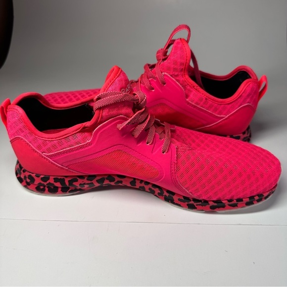 ARIAT Women's Shoes Sneakers Fuse Leopard Bright Pink Mobwife Sz 11 Workout Gym - Picture 6 of 11